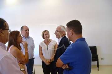 Miembros de la familia de Tito Galván mantuvieron este lunes un encuentro con directora general de Emergencias, alcaldesa y concejal de Seguridad (Foto TA)